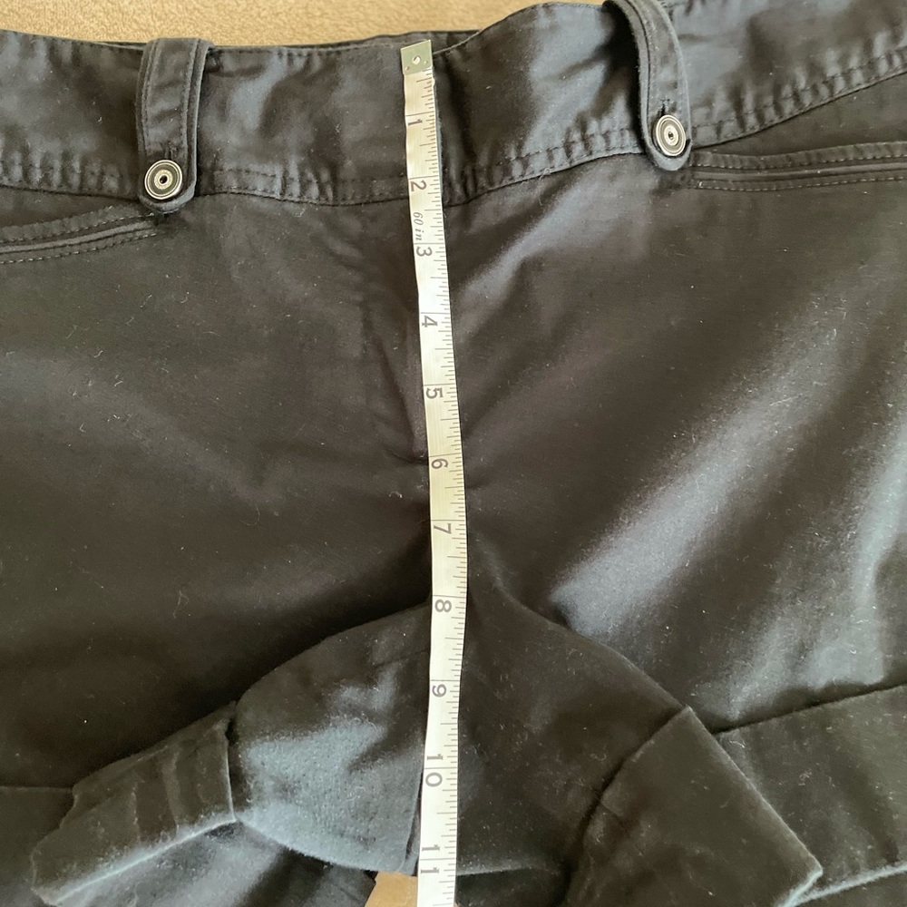 White House Black Market Cargo Shorts - Size 10 - Picture 9 of 15